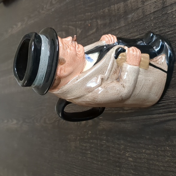 Royal Doulton Winston Churchill Creamer - Picture 2 of 6